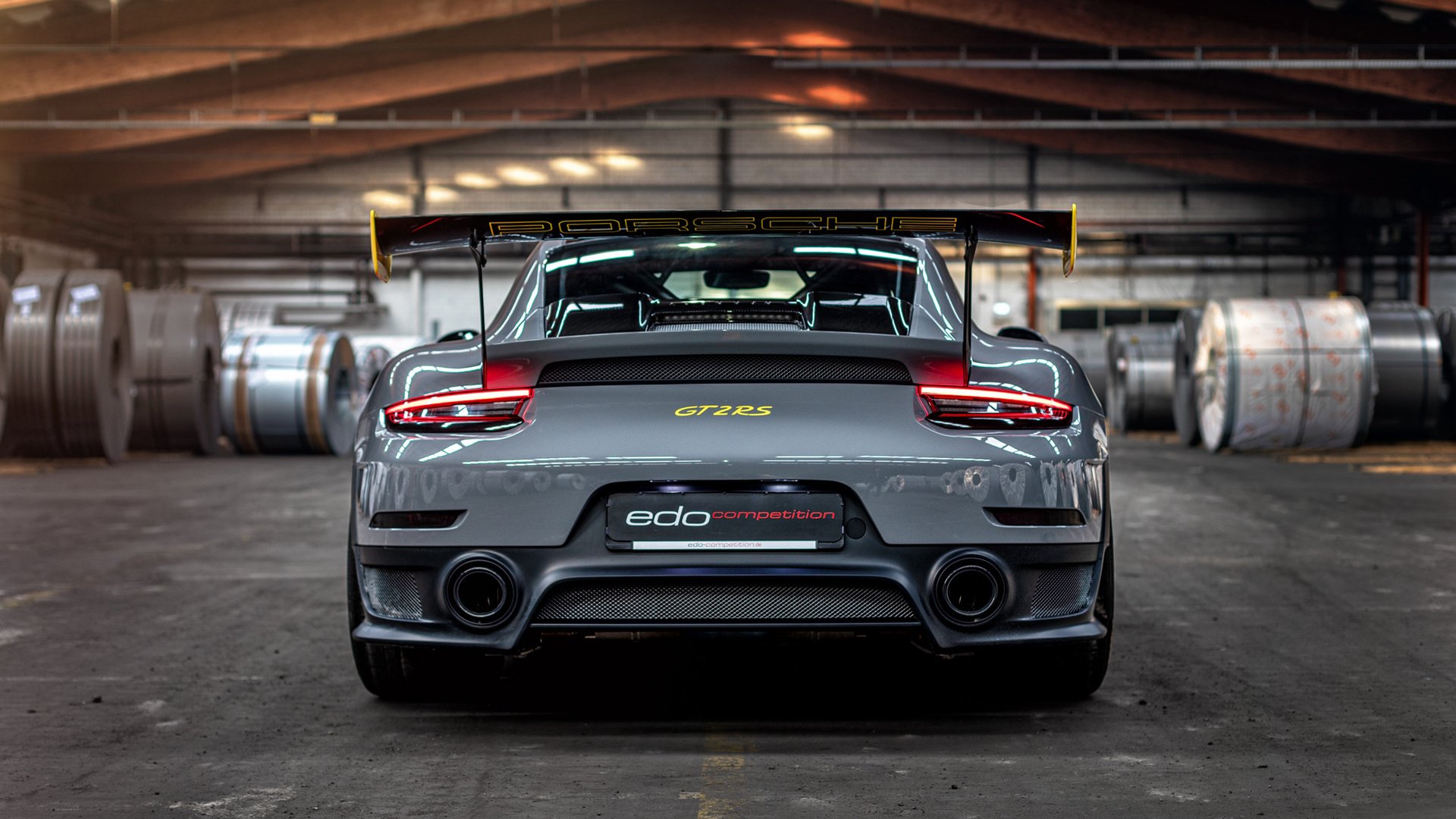 kaiyun中国官方网站-_跑者之战：硬地、草地、红土，体验不同场地的技术比拼_，跑者zone