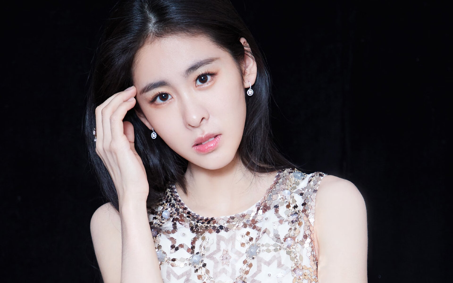 开云平台-哈登掌控比赛节奏快船全员状态在线，哈登打快船数据